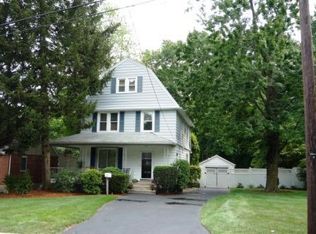 150 Newcomb Rd, Tenafly, NJ 07670