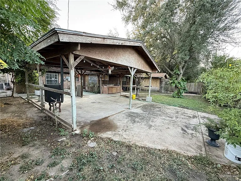 612 Tamarack Ave — Photo 13