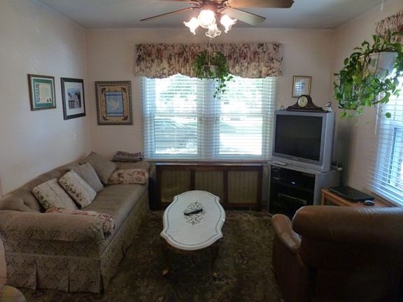 4th image of 5648 202nd St