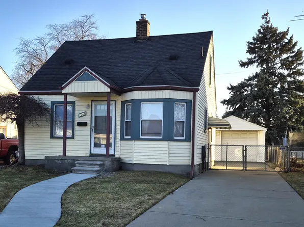 1069 Mulberry St, Wyandotte, MI 48192