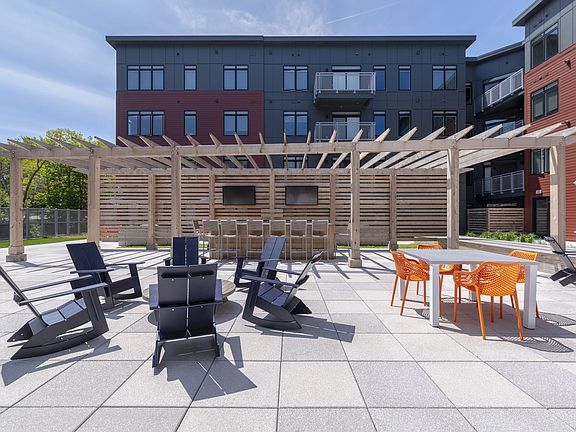 5th image of 116 E Howard St #233