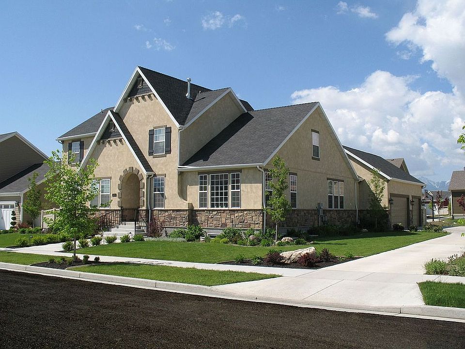 Side - driveway and garage