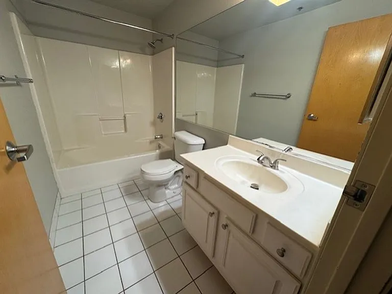Bridgeview Apartments — Photo 23