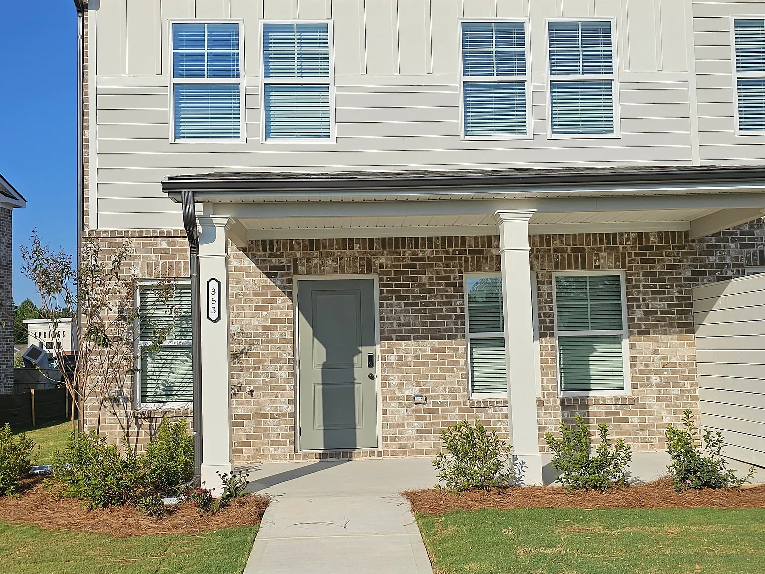 3 bed, 2.5 bath, 1671 sqft, $2,199 — Photo 1
