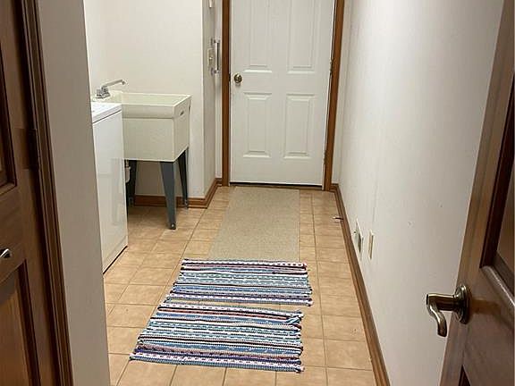 5th image of 1144 Club Cir