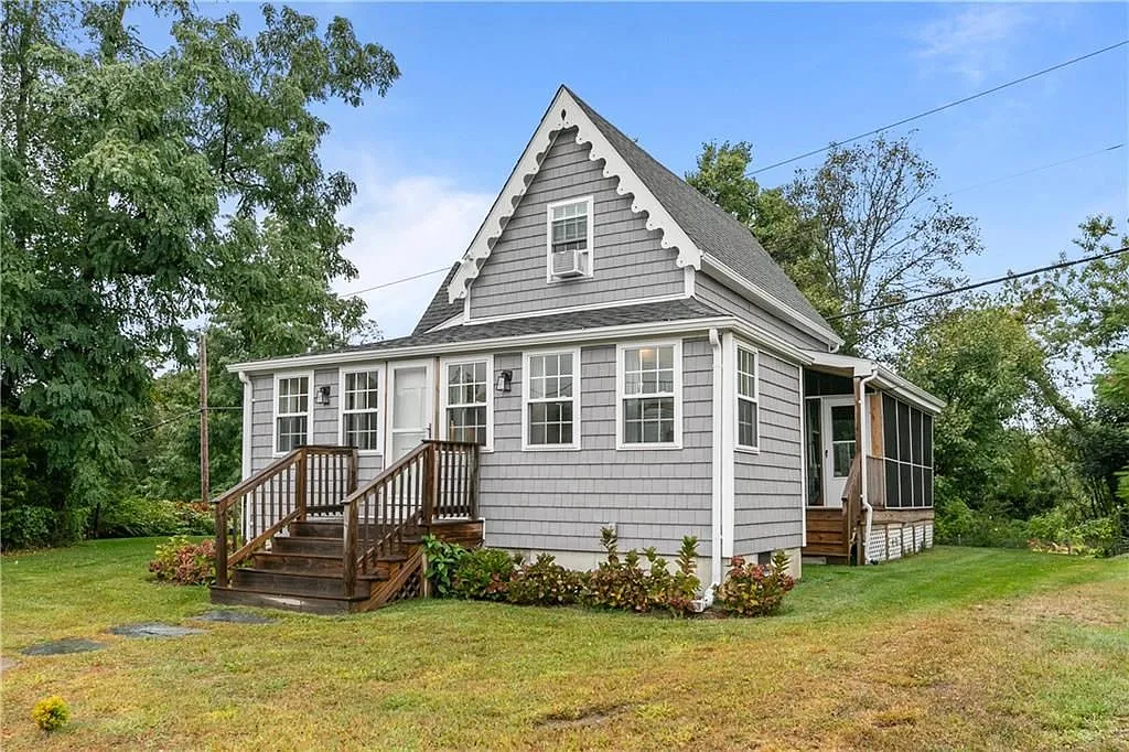 3 bed, 2.0 bath, 1395 sqft, $2,500 — Photo 1