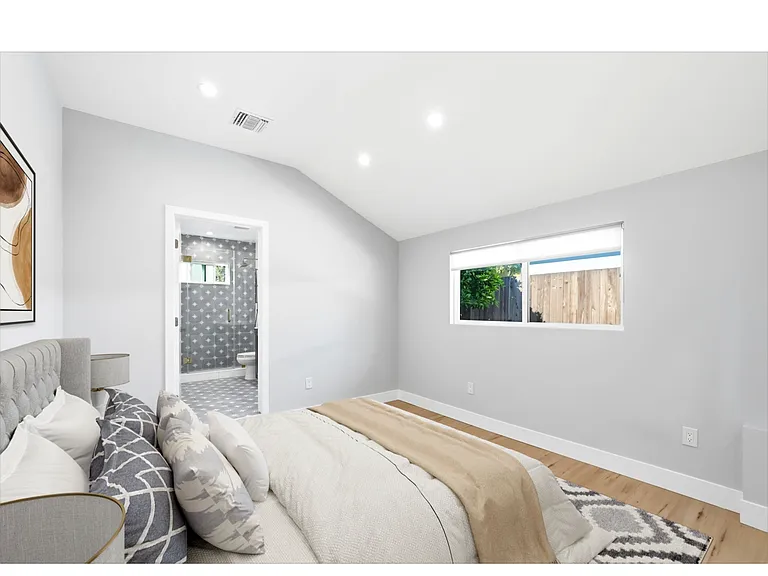 4635 Kraft Ave — Photo 33