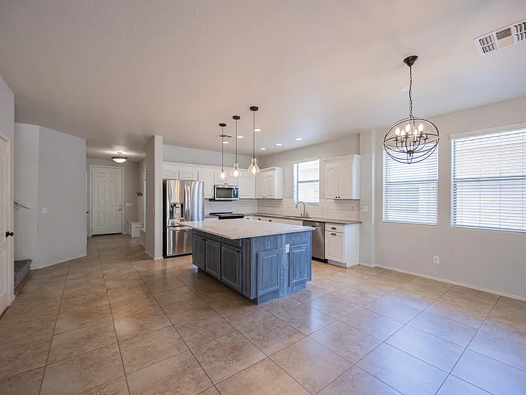 1861 E Patrick Ln — Photo 29