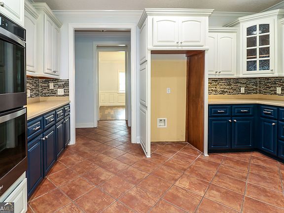 2nd image of 746 Catherine St