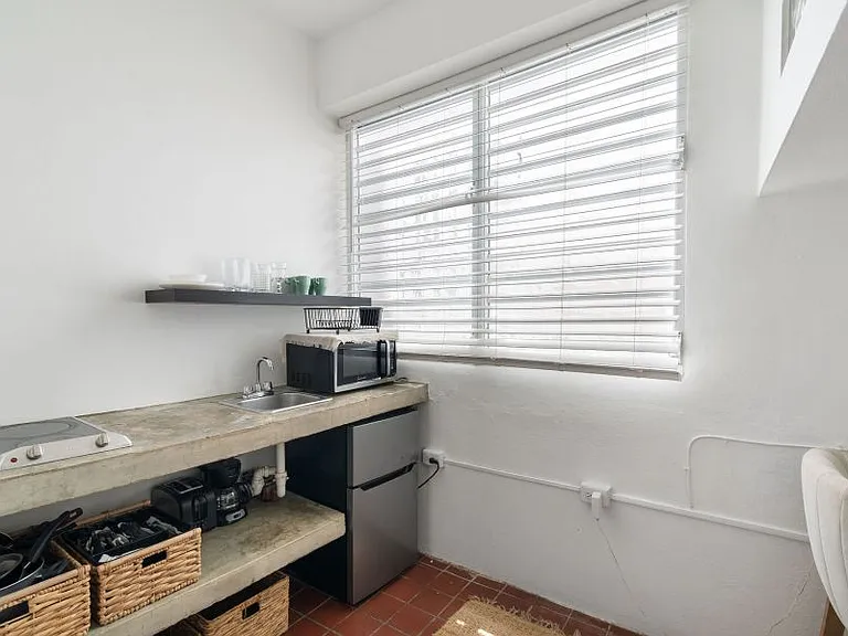 Cond EL Koury 656 Calle Figueroa — Photo 8