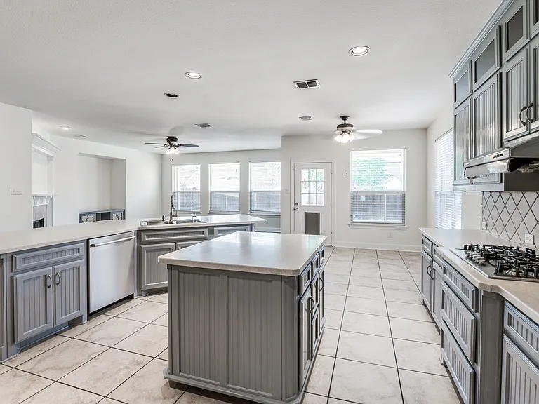 14575 Daneway Dr — Photo 14