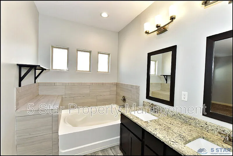 3 bed, 2.0 bath, 1594 sqft, $1,765 — Photo 1