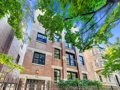 901 W Fletcher St APT 2, Chicago, IL, 60657