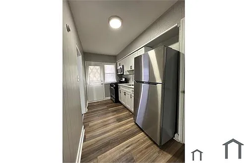 100 N Culver St Photo 1