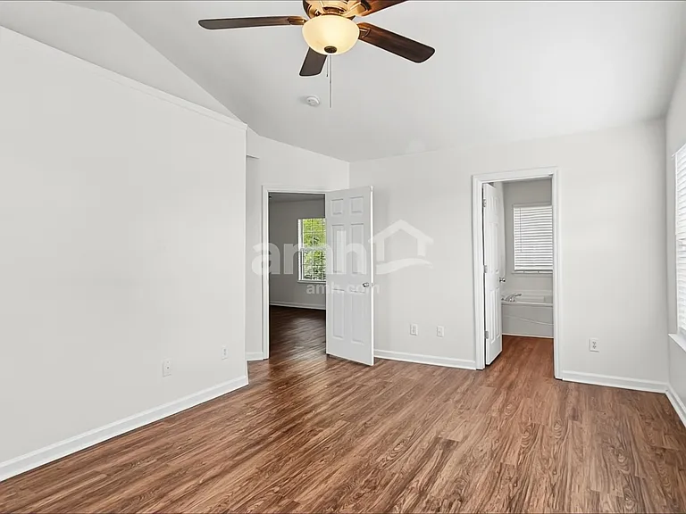 1513 Cardinal Ln — Photo 12