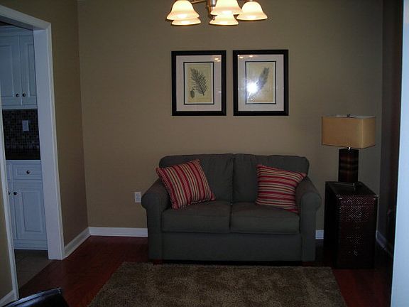 3rd image of 206 Shelbi Pl