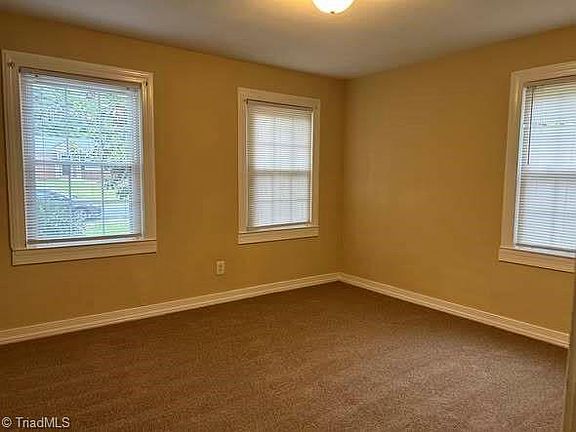 5th image of 306 Auburndale St