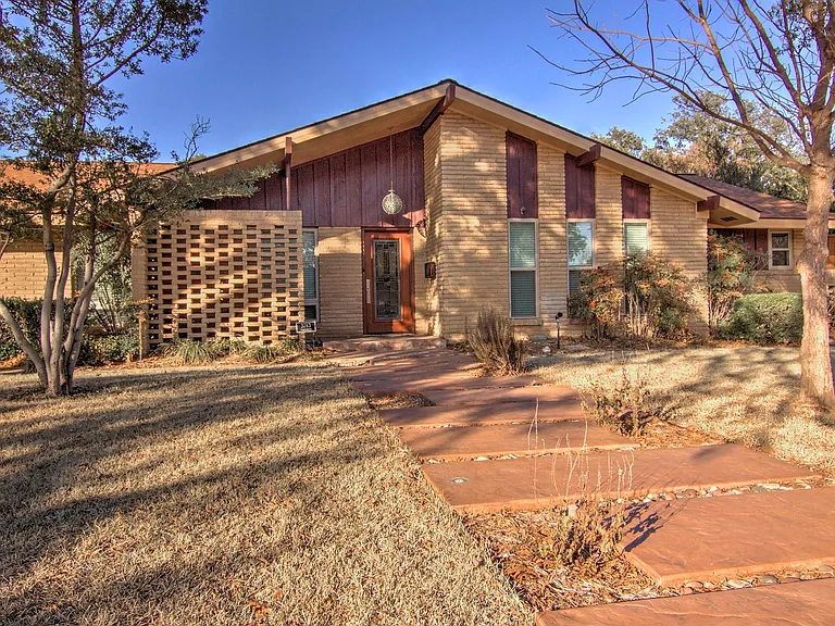 3763 Vinecrest Dr — Photo 2
