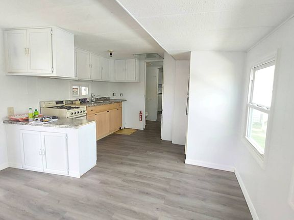 4th image of 1622 Aires Dr #267