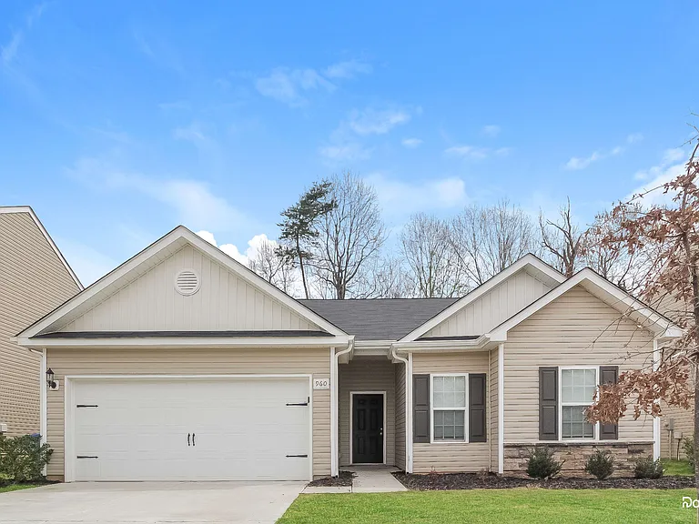 960 Joselynn Dr — Photo 2