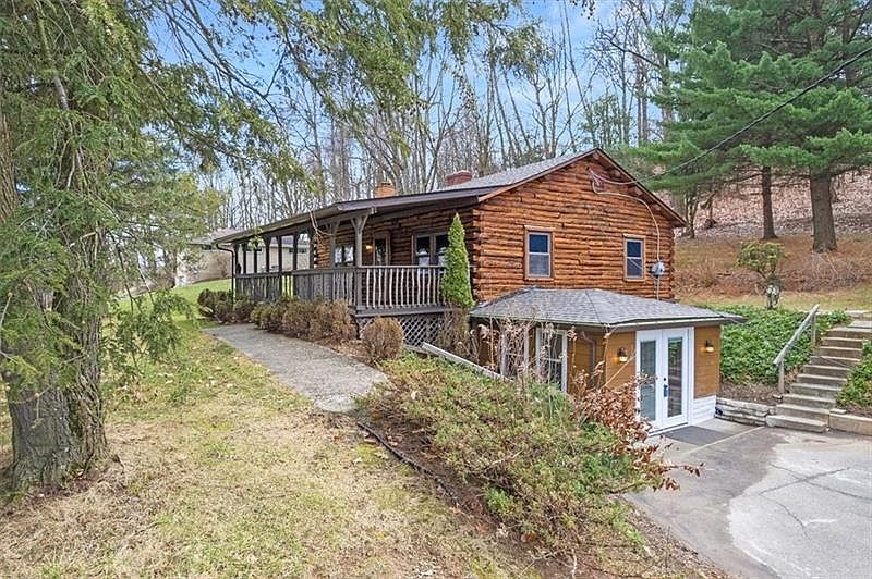 131 Manor Dr, Valencia, PA 16059 Zillow