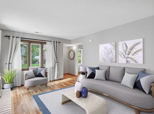 9412 Ranchview Ln N, Maple Grove, MN 55369