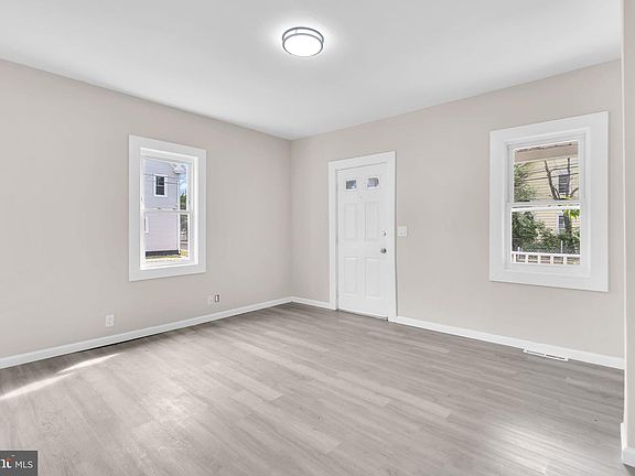 5th image of 300 W Foundry St