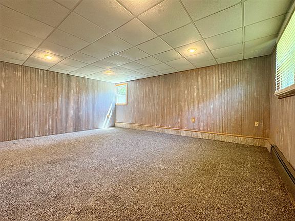 4th image of 277 Woodside Ave