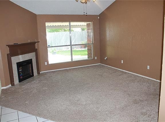 3rd image of 4621 Feathercrest Dr