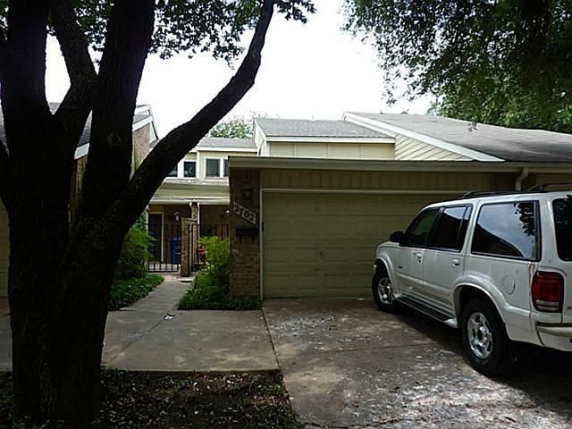 1st image of 2702 Meadowstone Ct