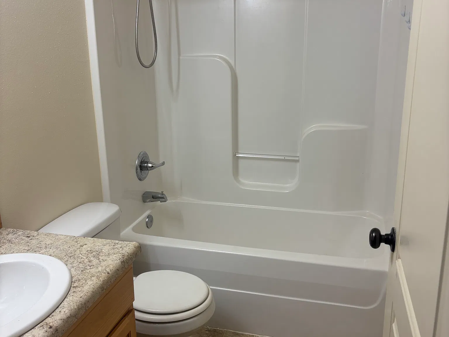 3 bed, 2.5 bath, 1621 sqft, $1,650 — Photo 1
