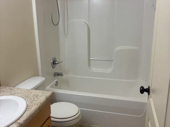 384 Adeline Dr, Stanley, ND 58784