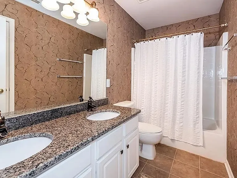 12019 Humboldt Dr — Photo 11