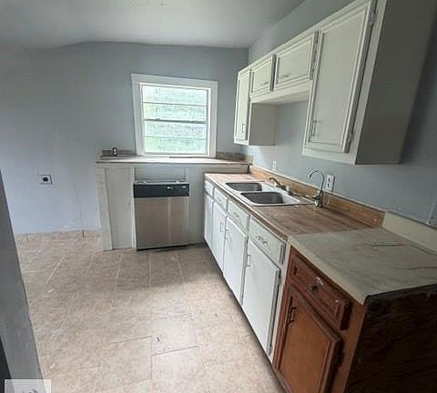 2nd image of 4904 Mesa Ave