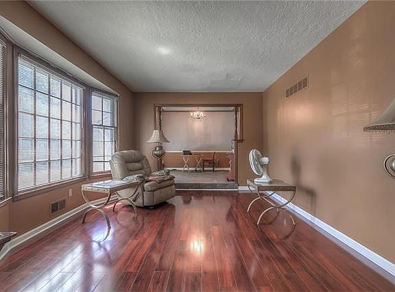 2nd image of 8816 E 81st St