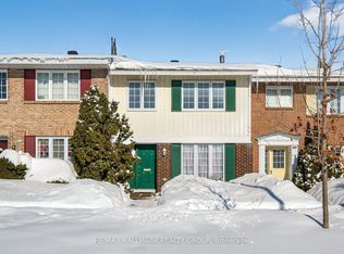 1061 Meadowlands Dr #111, Ottawa, ON K2C 0K5