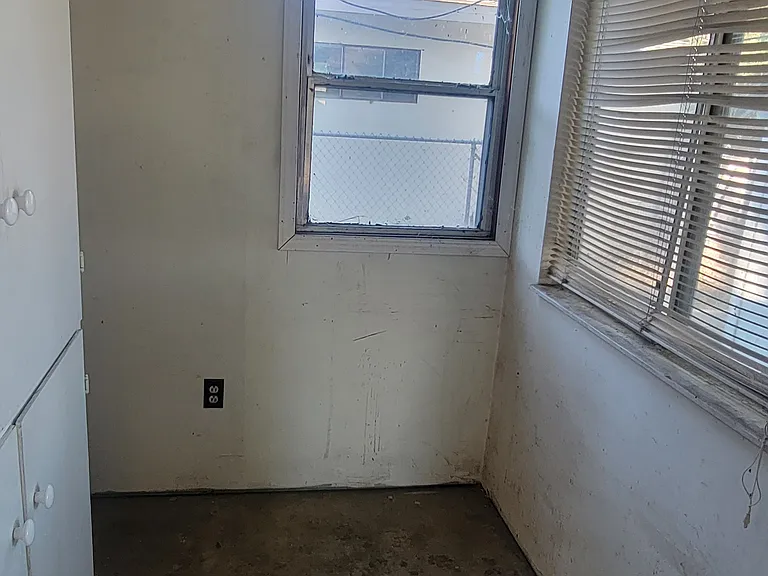 516 Acacia Ave — Photo 7
