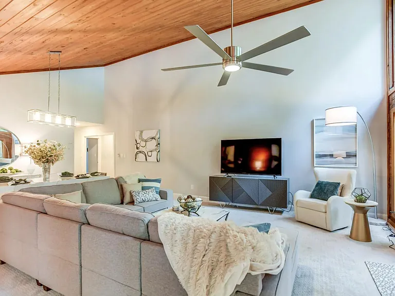 4564 Ina Ln — Photo 6