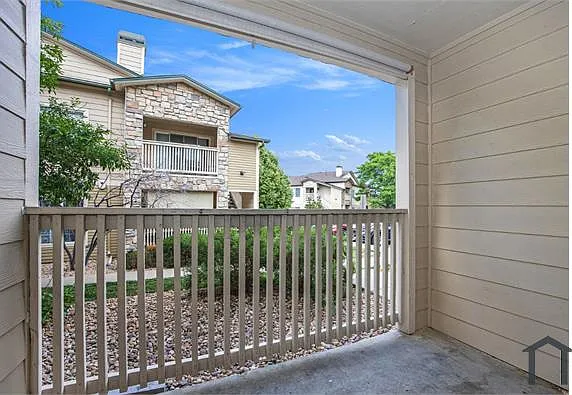 2 bed, 1024 sqft, $1,850 — Photo 3