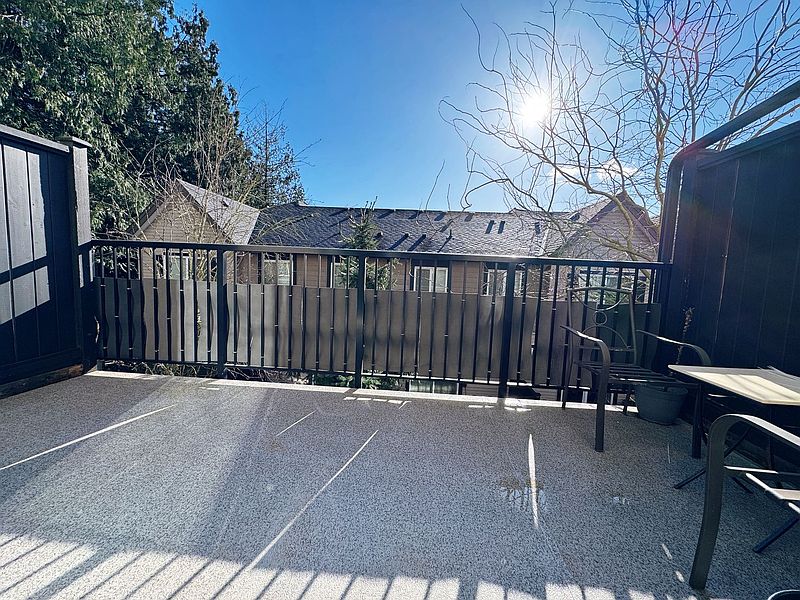 Surrey Townhouse for rent - 2 Bedrooms — photo 6