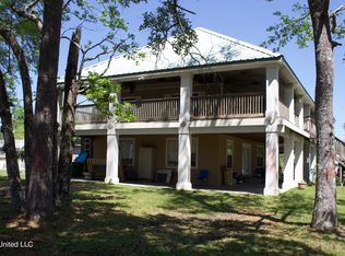 728 Saint Ann St, Gautier, MS 39553