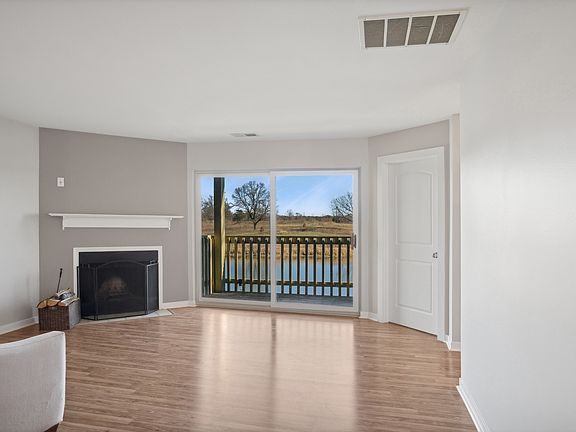 2nd image of 129 Glengarry Dr APT 211