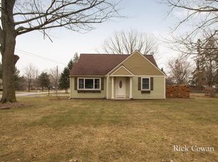 7734 Hickory Ave, Jenison, MI 49428