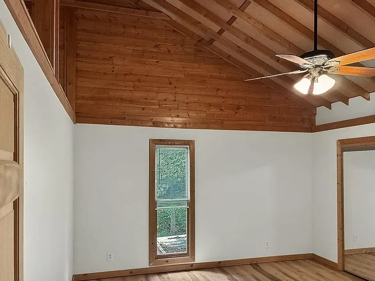 465 Lakeside Trl — Photo 10
