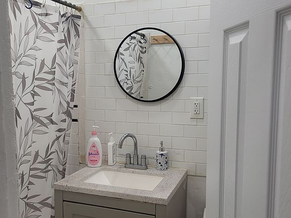 2nd image of 11 Leonard St #2