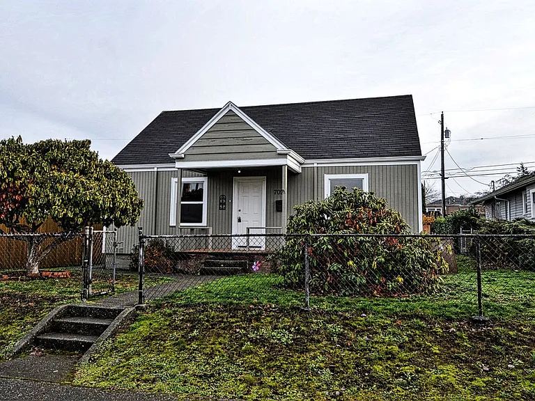 7025 S Puget Sound Ave — Photo 1