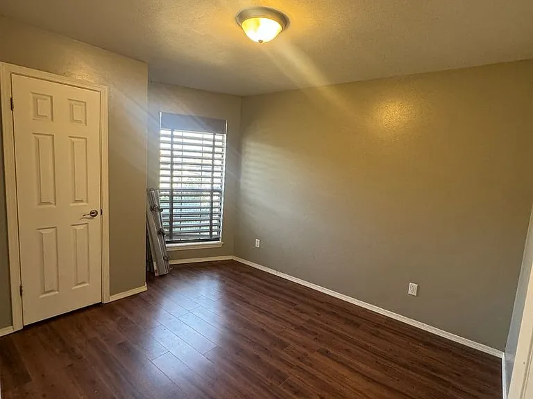 2224 Kirby Smith Dr — Photo 12