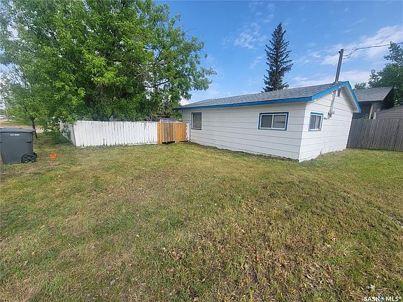 3rd image of 1010 Sylvan STREET