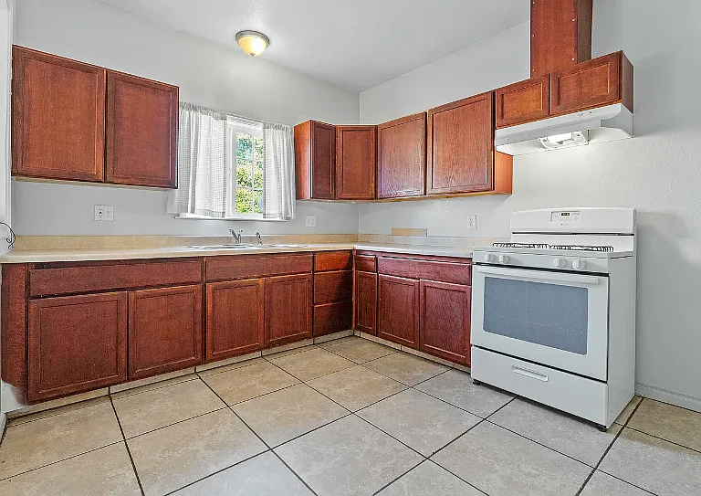 777 E El Monte Way — Photo 10