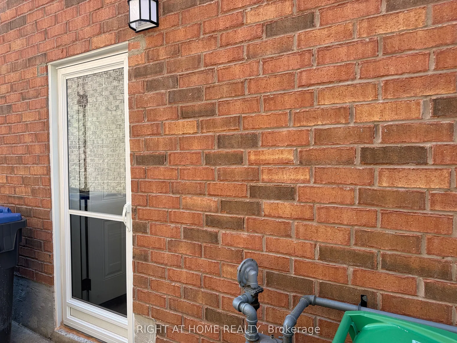 3 bed, $2,000 — Photo 3